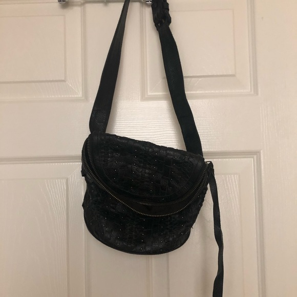 Cleobella Black woven belt bag Boho Size Med/ Lg - Picture 6 of 9